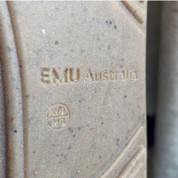 EMU Australia Moccasins / Slippers - Picture 6 of 9